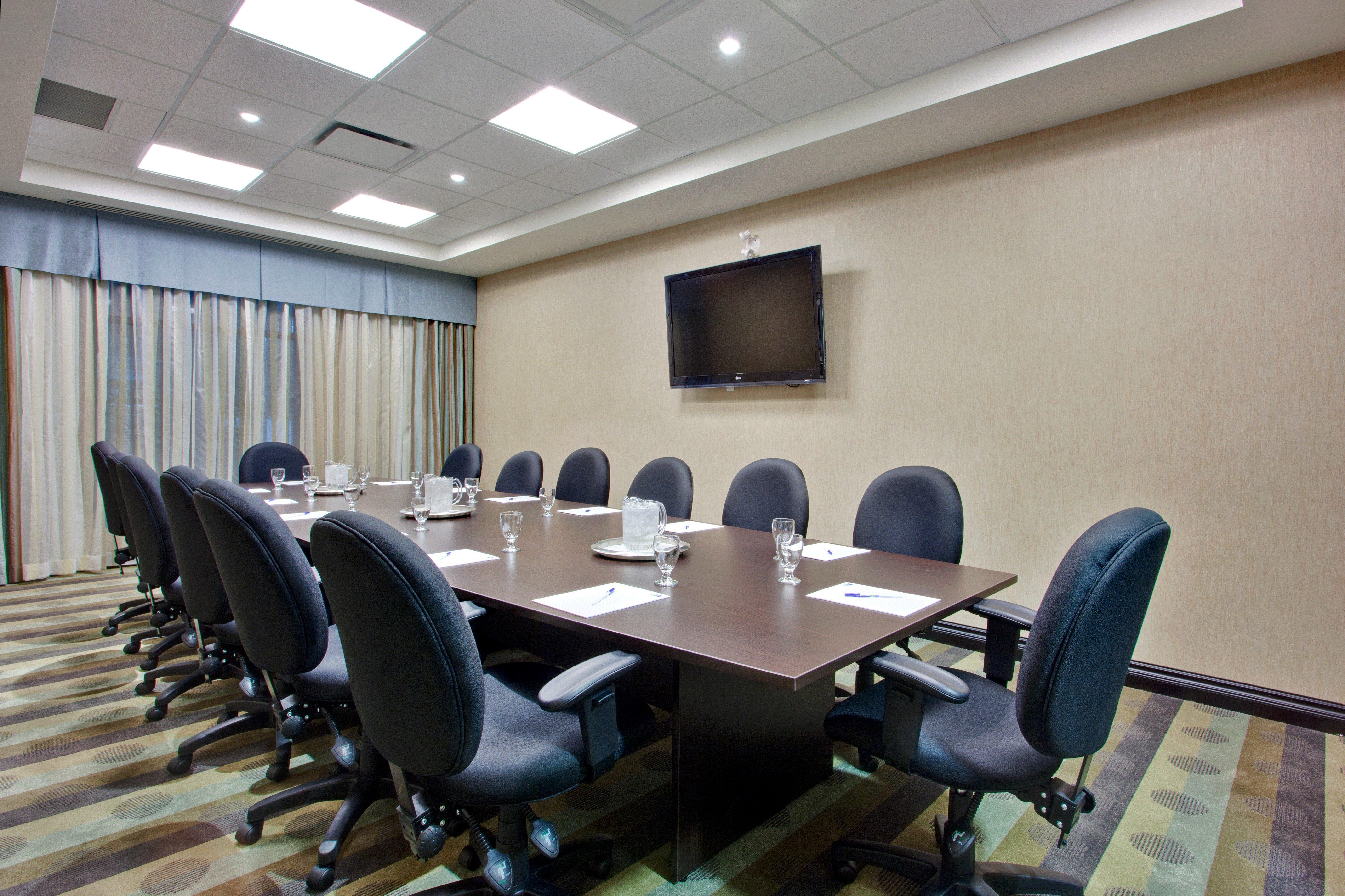 Holiday Inn Express Hotel & Suites Ottawa West-Nepean, An Ihg Hotel Business photo